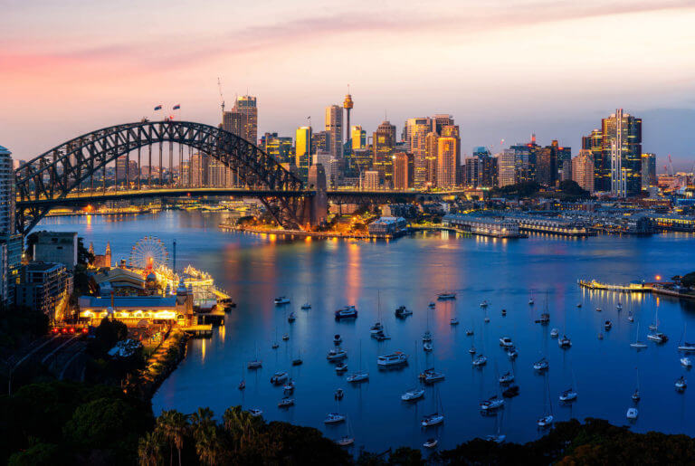 8 Reasons Why People Migrate to Australia